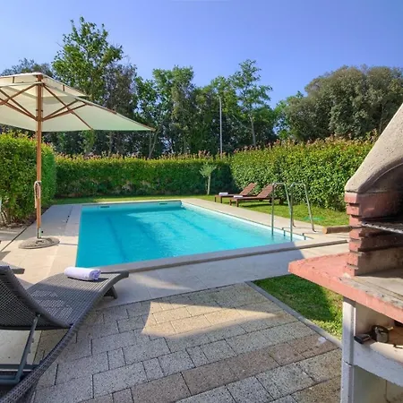 Mit Privatpool Fuer 10 Personen Ca 200 Qm In Banjole, Istrien Istrische Riviera *