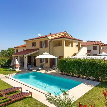 Mit Privatpool Fuer 10 Personen Ca 200 Qm In Banjole, Istrien Istrische Riviera * Banjole