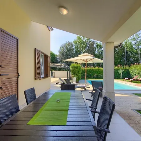 Сasa de vacaciones Mit Privatpool Fuer 10 Personen Ca 200 Qm In Banjole, Istrien Istrische Riviera