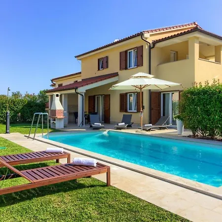 Сasa de vacaciones Mit Privatpool Fuer 10 Personen Ca 200 Qm In Banjole, Istrien Istrische Riviera